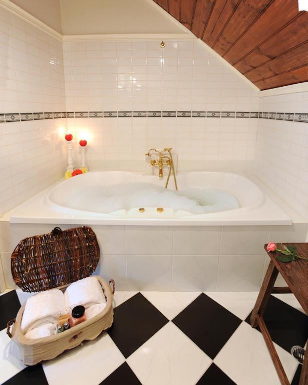 Bed and Breakfast Mary Cards Coach House Olinda Pokoj fotografie